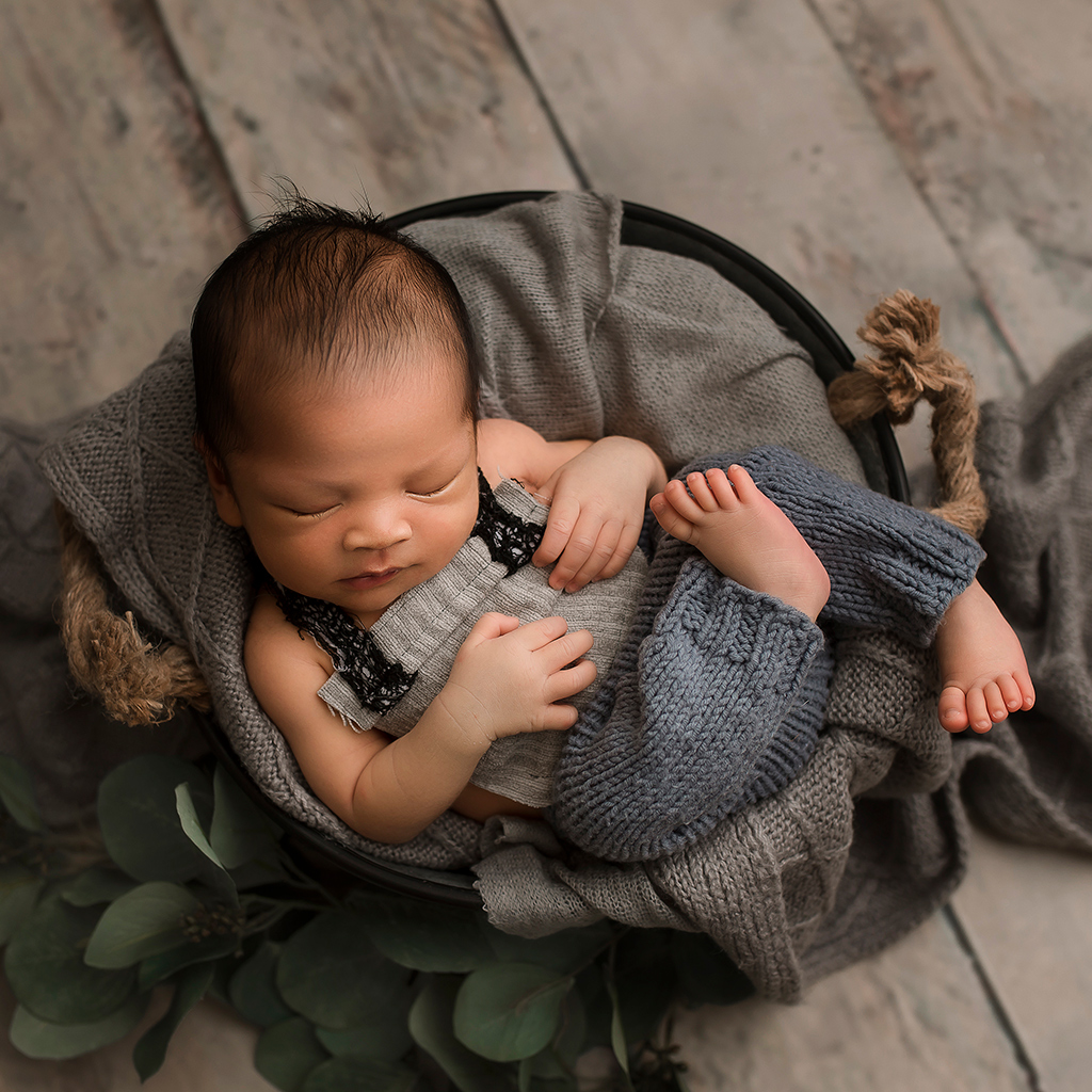 Baby boy in bowl pose

Trusted newborn photographer Mandaluyong Metro Manila Philippines

Jo Lim Photography
708 Boni Ave, Mandaluyong  Metro Manila
09178305563

14.576730, 121.034740
